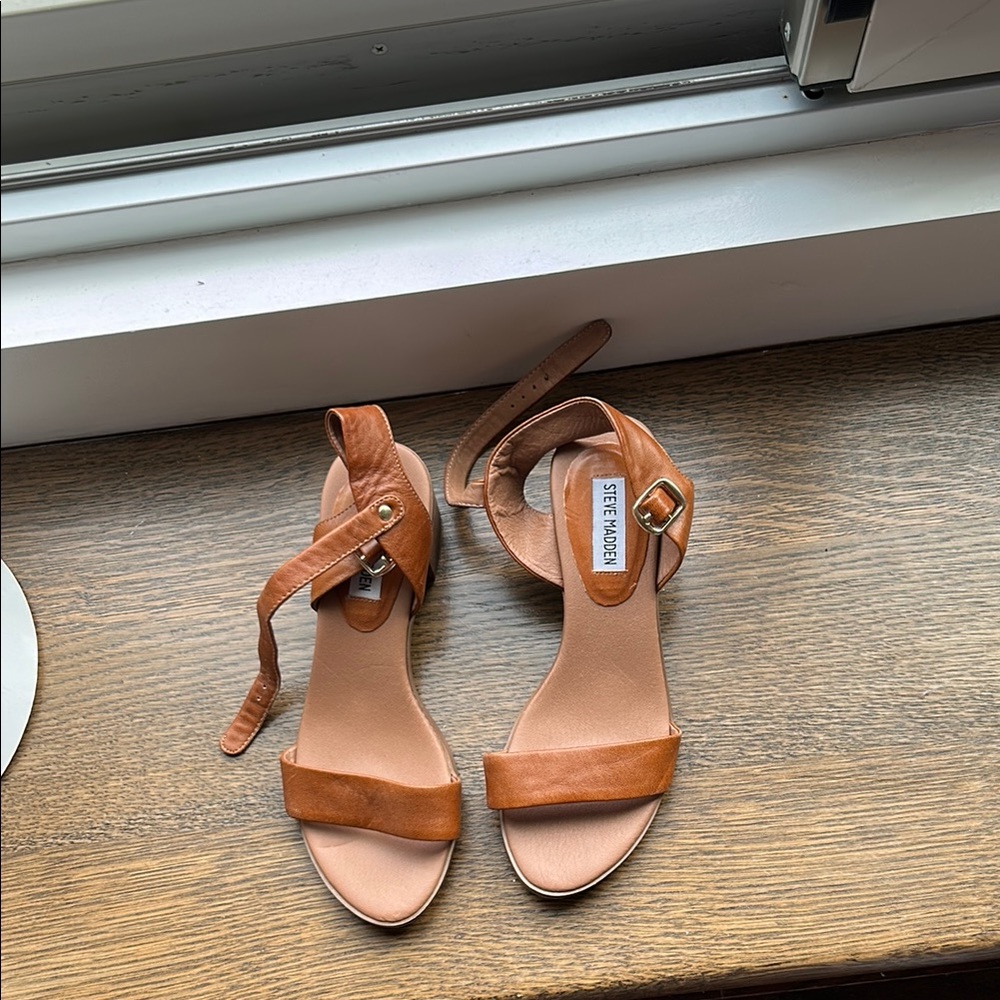 Steve Madden Tan Women's Sandals